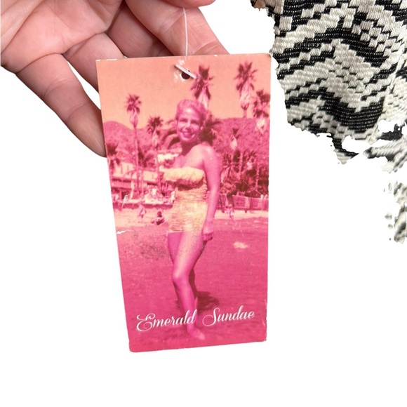 Emerald Sundae women’s fit ‘n flare black and white Aztec print sleeveless dress - Picture 5 of 9